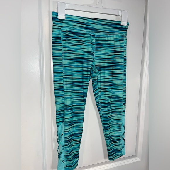 Champion 2 Piece Set Women’s TealCapri Leggings and Short Sleeve Top Size Large - Picture 5 of 15